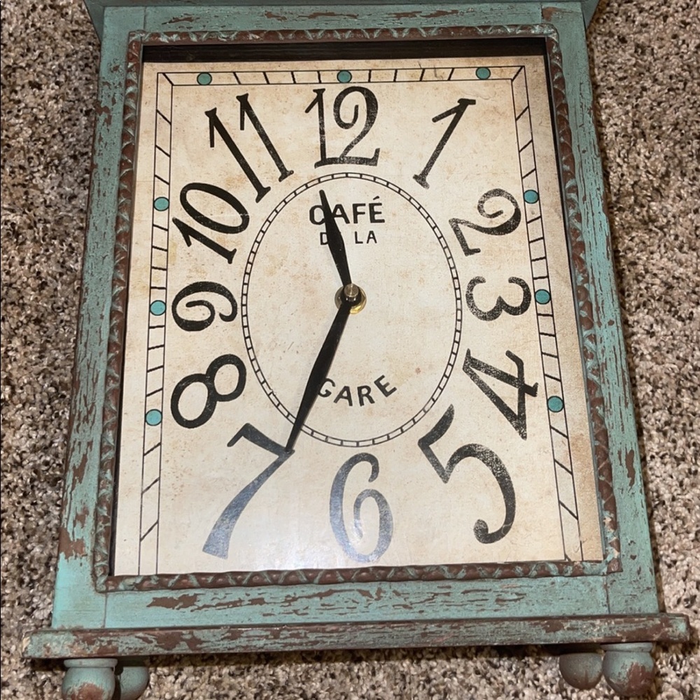 tourquise clock